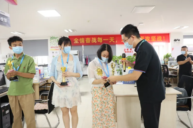 激情時(shí)刻！榮耀時(shí)刻！